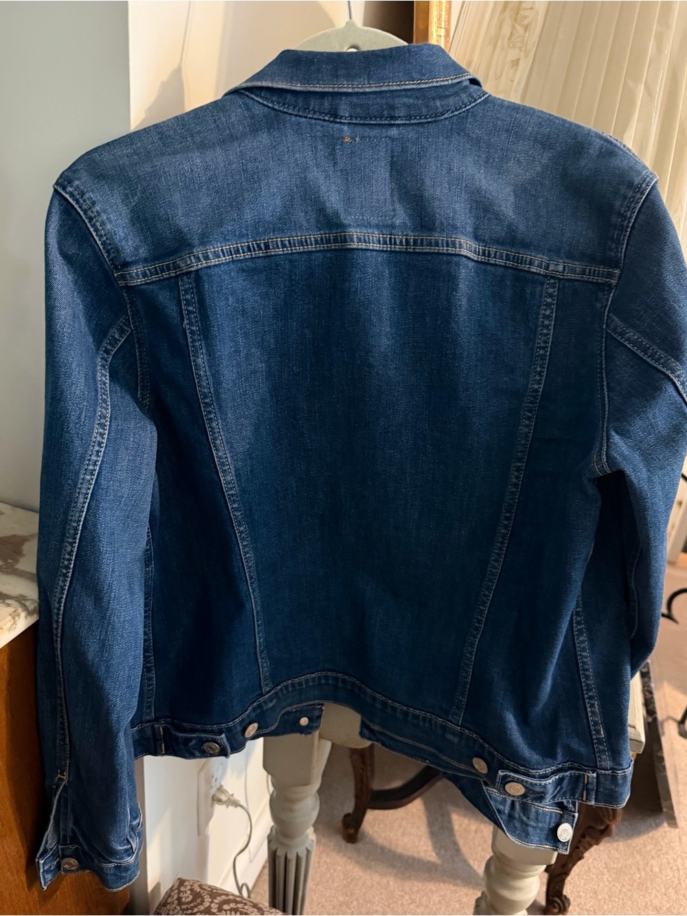 GAP Women’s Dark Blue Denim Jacket EUC size Large in Medium Dark Denim - Picture 6 of 7